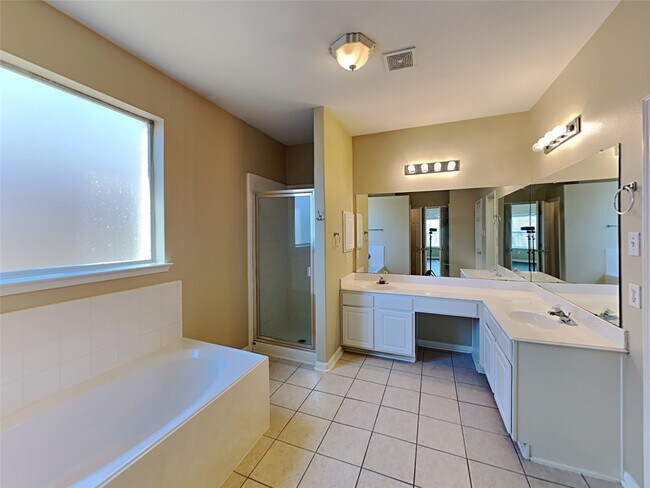 Building Photo - 25803 Bayou Arbor Ln