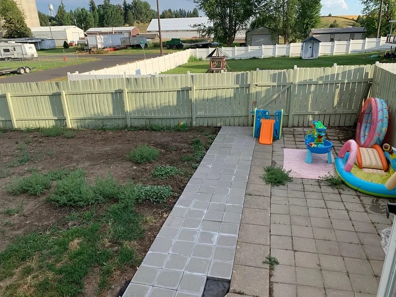 Building Photo - 601 W California St