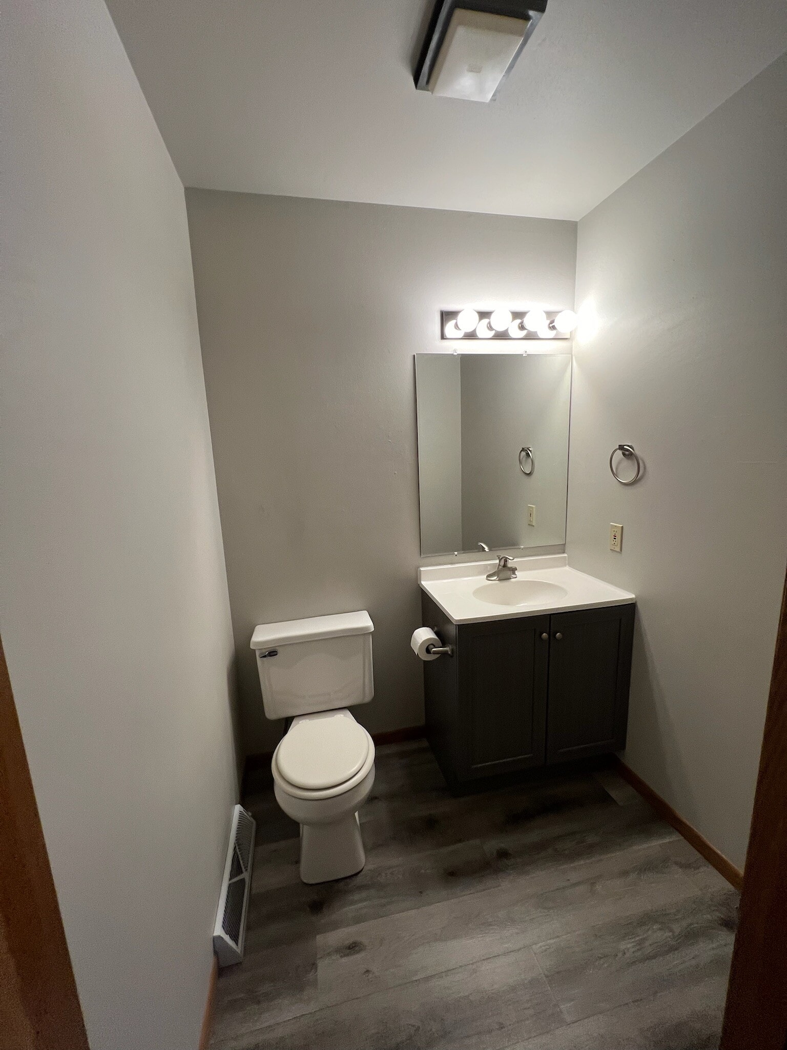 Building Photo - 113 Edwards St