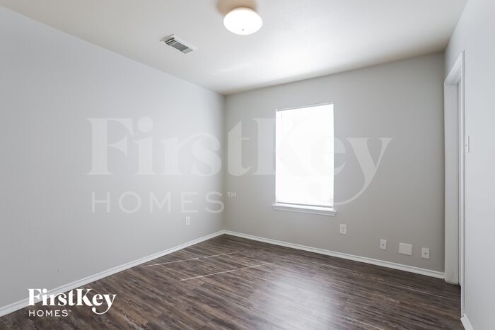 Building Photo - 7934 Tawny Bluff Ct