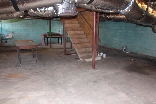 Building Photo - 121 Bomar St