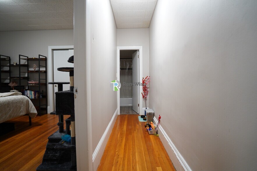 Building Photo - 1455 Beacon St