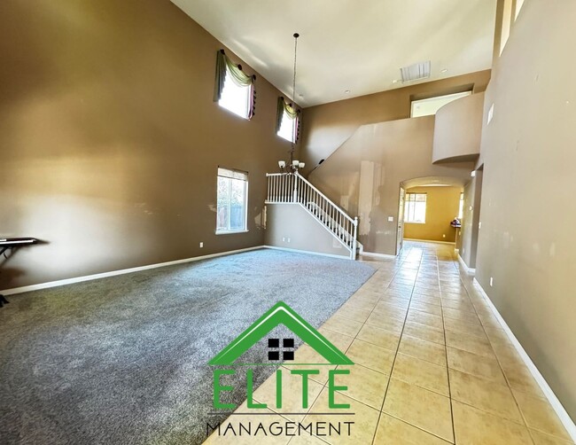 Building Photo - **Charming 4-Bed, 3-Bath Home in Prime Ros...