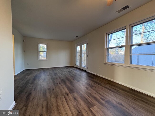 Building Photo - 12335 Woodlawn Ct