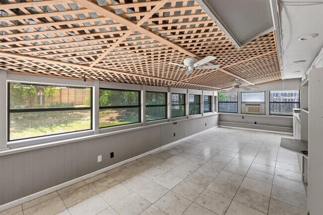 Building Photo - 1409 Desert Quail Ln