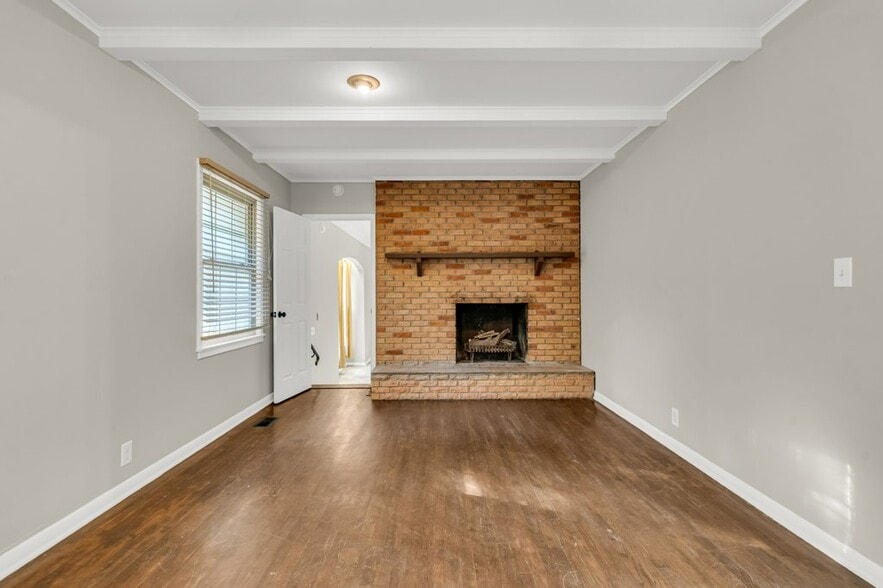 Building Photo - 105 Dogwood Blvd