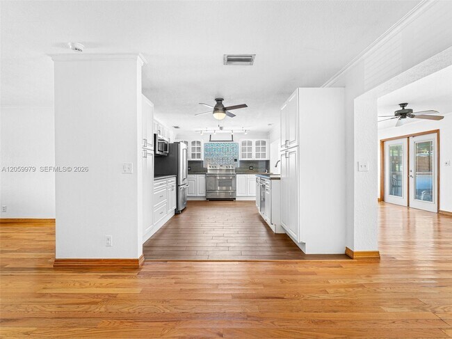 Building Photo - 2021 N 52nd Ave