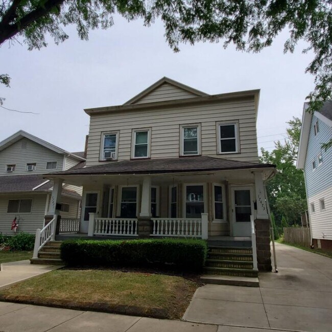 Building Photo - 17471-17473  Shaw Avenue,