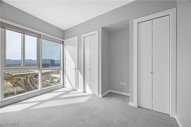 Building Photo - 4525 Dean Martin Dr