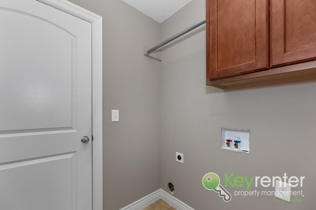 Building Photo - 2311-2313 E Coolwater St Duplex