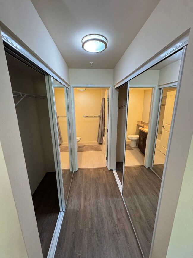 Building Photo - 1820 Kaioo Drive, A403