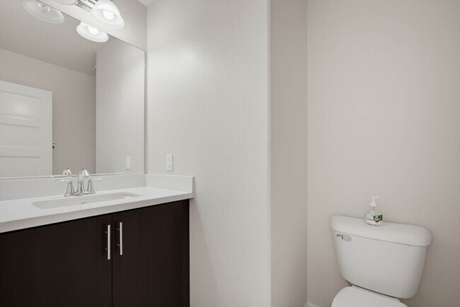Building Photo - 42910 Avenida Amistad