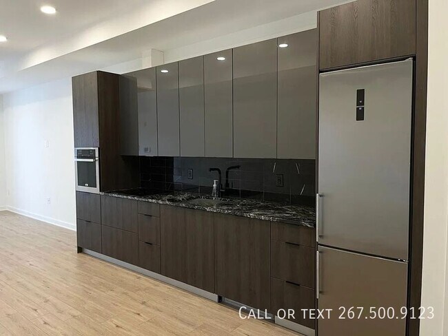 Building Photo - 1306 N Front St