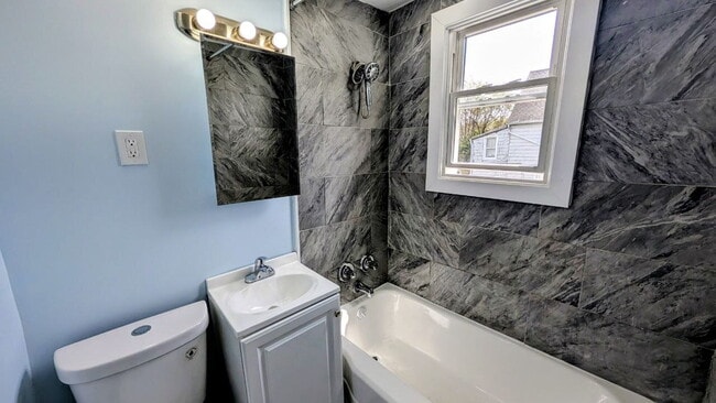Building Photo - Updated 3-Bedroom | 1.5-Bath | Central AC | In-Unit Laundry – $1,800/month