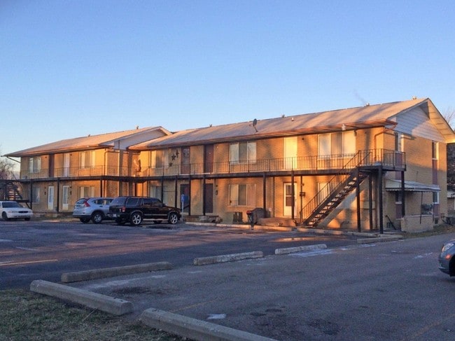 Building Photo - Samantha Manor Apartments