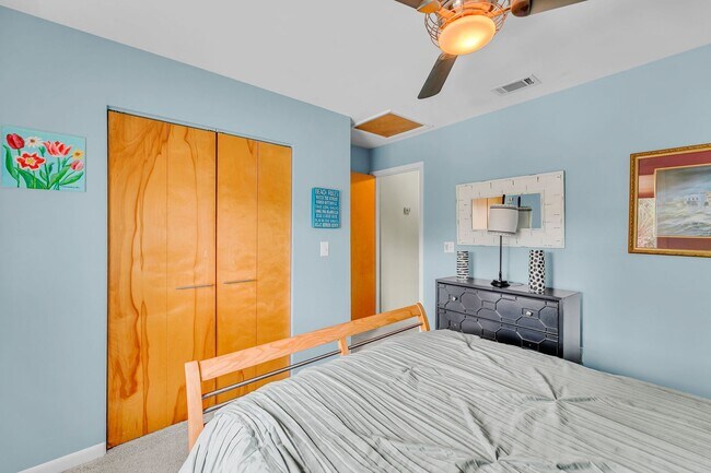 Building Photo - Coastal Living in the Heart of Folly Beach