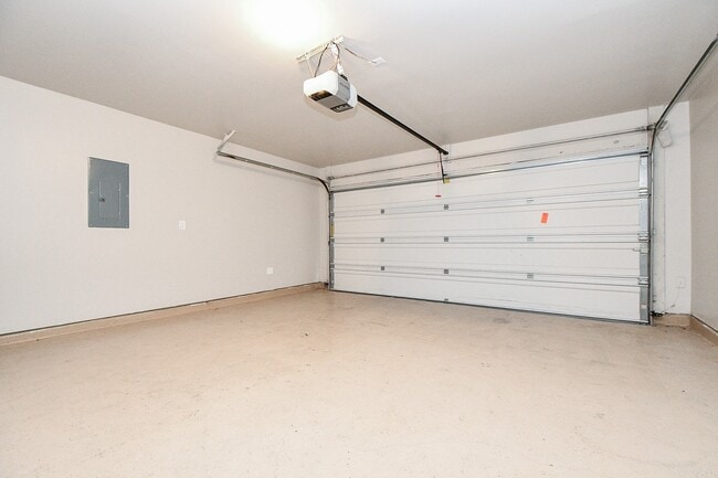 Building Photo - 15330 Ashbrook Dove Ln