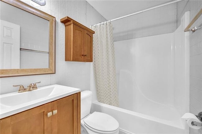 Building Photo - 226 Ashland Creek Ct