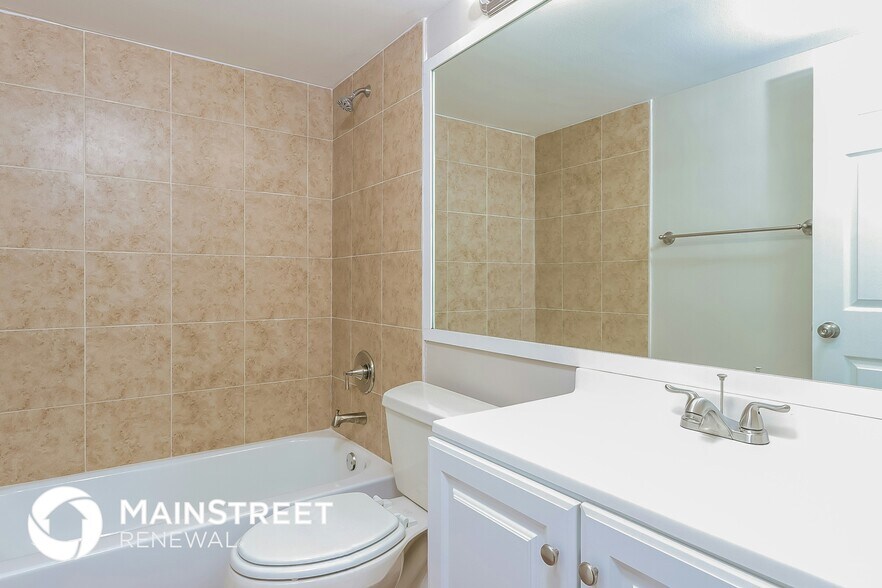 Building Photo - 4011 Palm Bay Cir