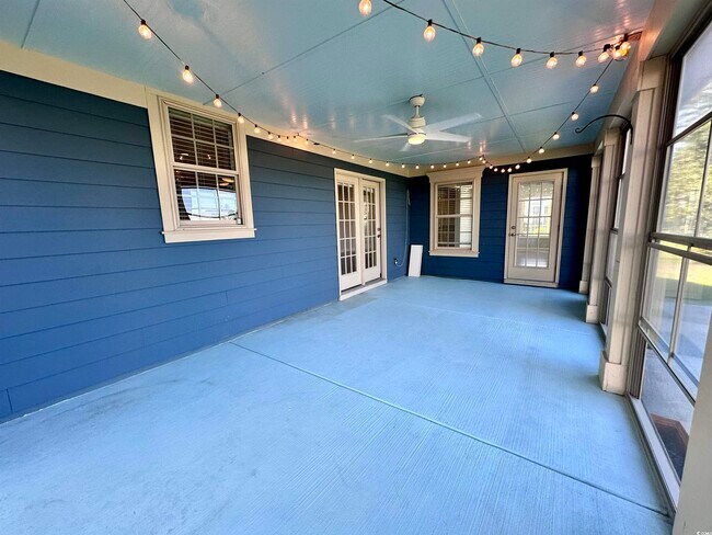 Building Photo - 634 Plantation Oaks Dr