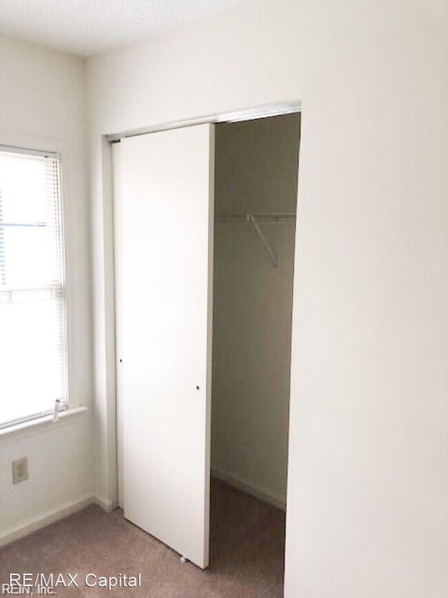 Building Photo - 2 br, 2 bath House - 6 Tamarisk Quay Unit F