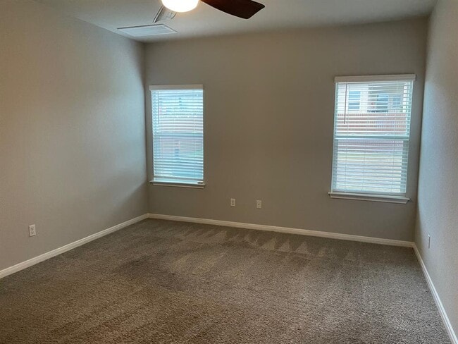 Building Photo - 665 Donegal Ln