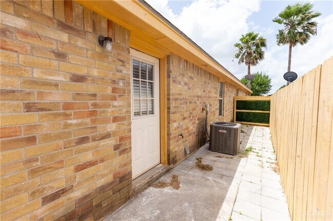 Building Photo - 2019 Lacywood