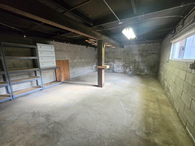 Building Photo - Light and Airy 2 Bedroom 2 Bath In Heather Glen Estates