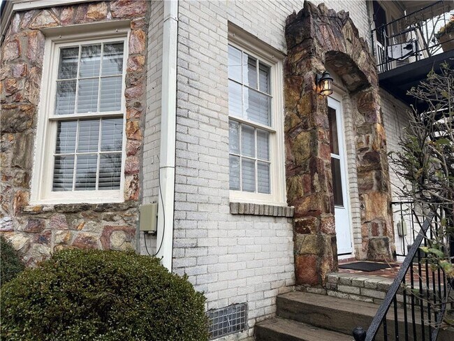 Primary Photo - 1854 Virginia Ave