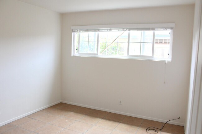 Building Photo - 6657 Sueno Rd