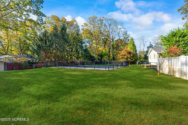 Building Photo - 72 Whalepond Rd