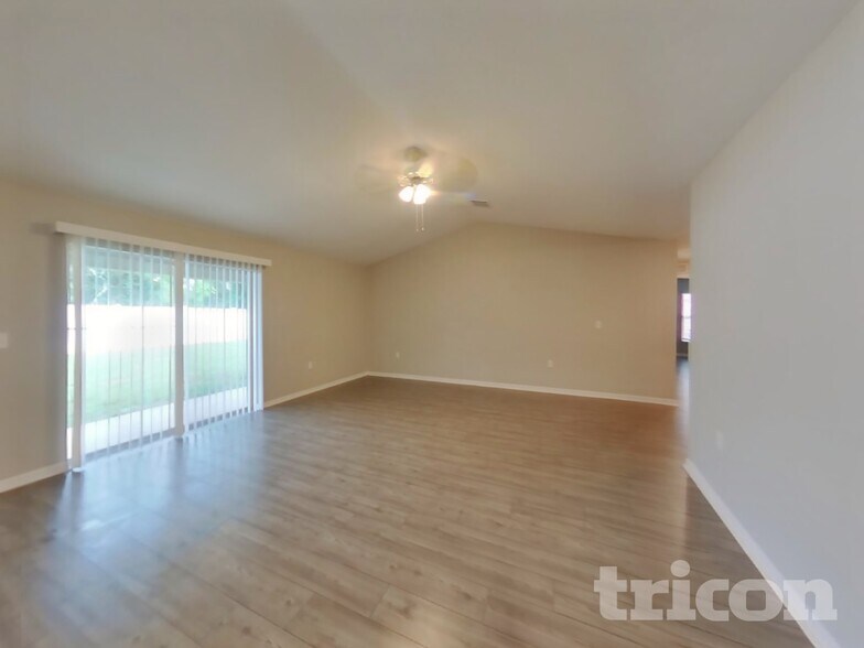 Building Photo - 57 Pilgrim Dr