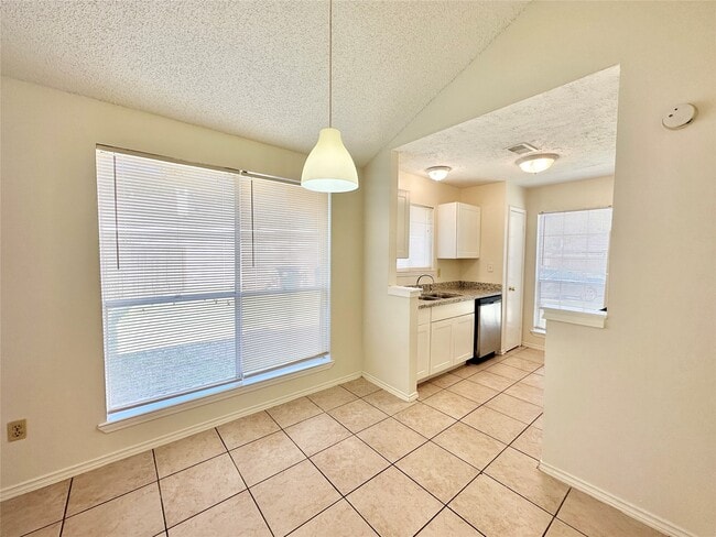 Building Photo - 13753 Sablecrest Dr