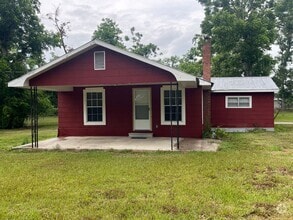 Building Photo - Charming 2-Bedroom Home for Rent in Lee, FL