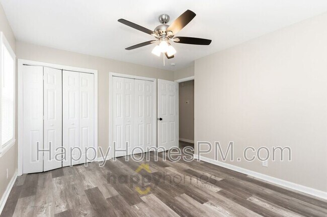 Building Photo - 508 Whiterock Lane