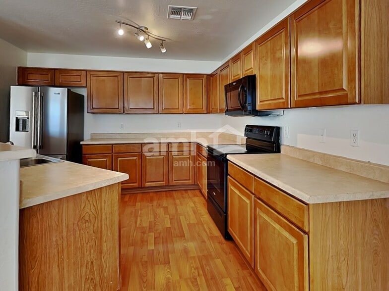 Building Photo - 22377 W Solano Dr