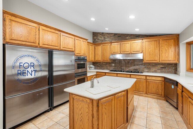 Building Photo - 7255 E Baldwin Rd