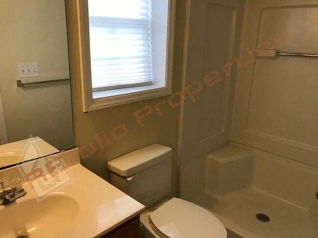 Building Photo - Wonderful 3BD 4 BA 1 Car-Garage End Unit T...