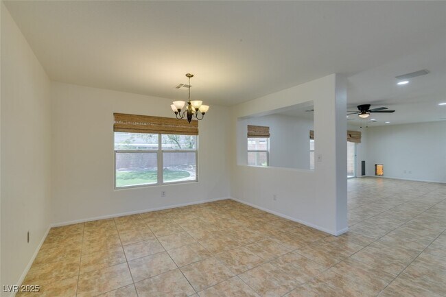 Building Photo - 210 Lynbrook St