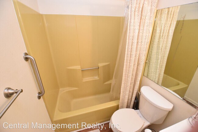 Building Photo - 2 br, 1 bath House - 120 W. Leyete Ave