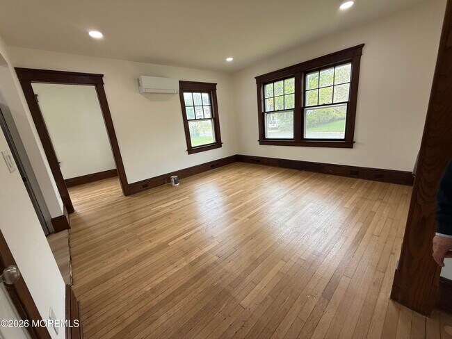 Building Photo - 342 Wells Ave