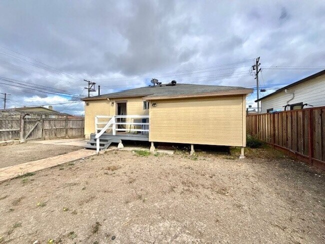 Building Photo - Great 3 bed 2 bath House in Richmond -- COMING SOON !!!