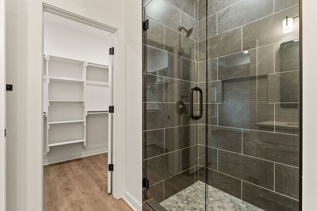 Building Photo - 18 Dumfries Ln