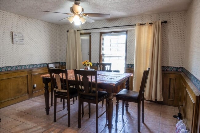 Building Photo - 3225 Terrier Hill Ln