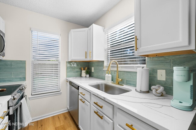 Building Photo - 1105 Mimosa Cove Ct W