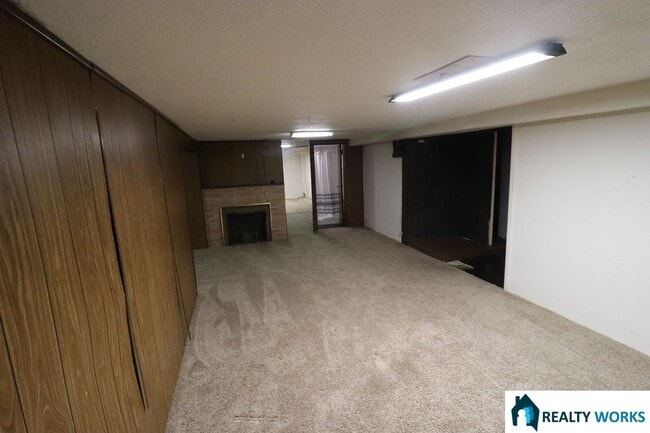 Building Photo - Lovely two bedroom two bath home