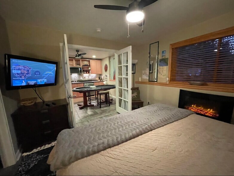 Building Photo - 1887 Hunters Dr