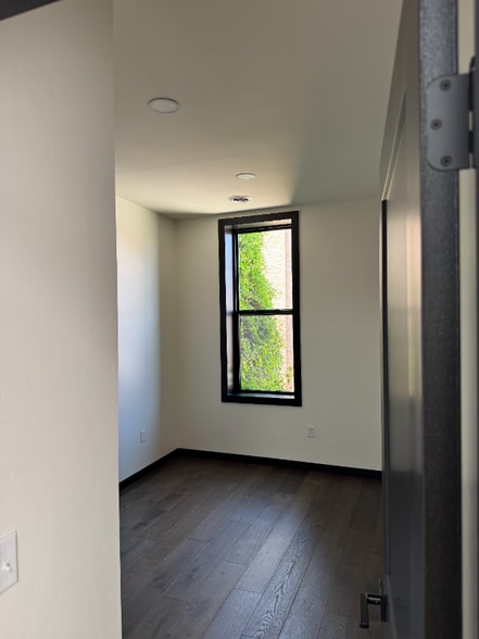 Building Photo - 517 1st St