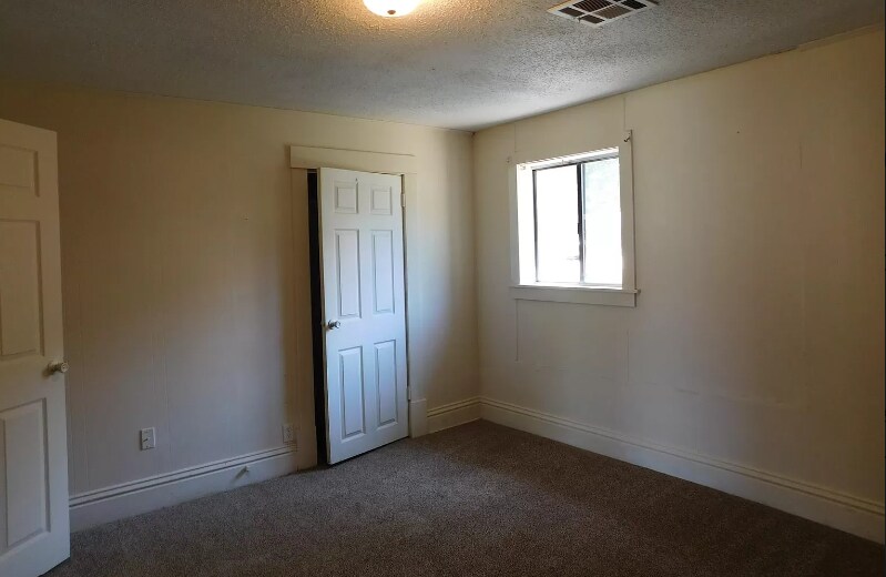 Building Photo - 3115 W 40th St