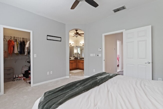 Building Photo - West Meadows 3 Bedroom Townhome Awaits!